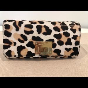 Micheal Kors wallet